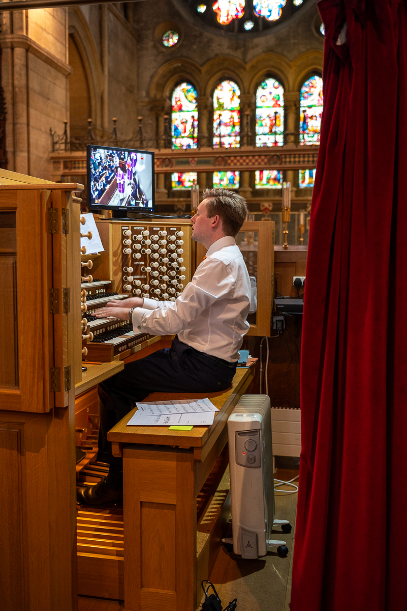 organ player